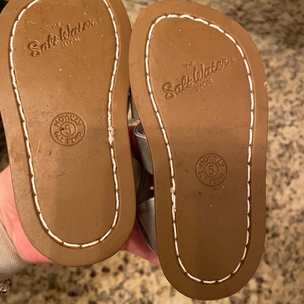 Saltwater sandal silver size 5 and 6 nwob - Picture 3 of 4
